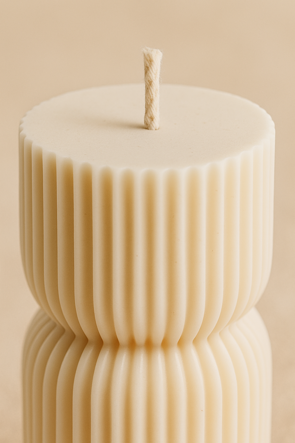 Scented Ribbed Pillar Candles – Handmade Soy Wax, Modern Sculptural Design – Small & Medium Sizes with Fragranc