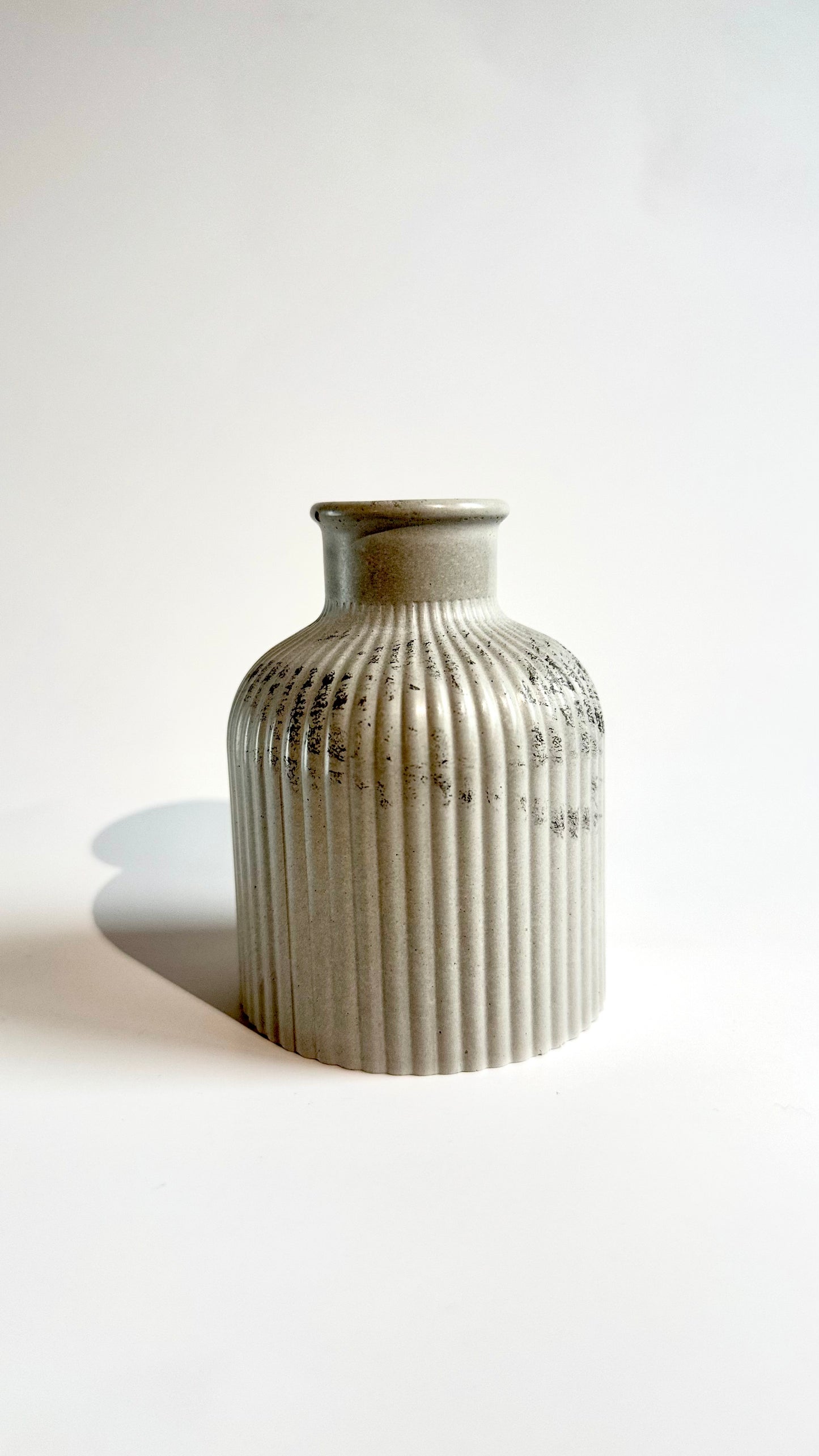 Vase – Modern & Minimalist Bud Vase for Home & Office Decor
