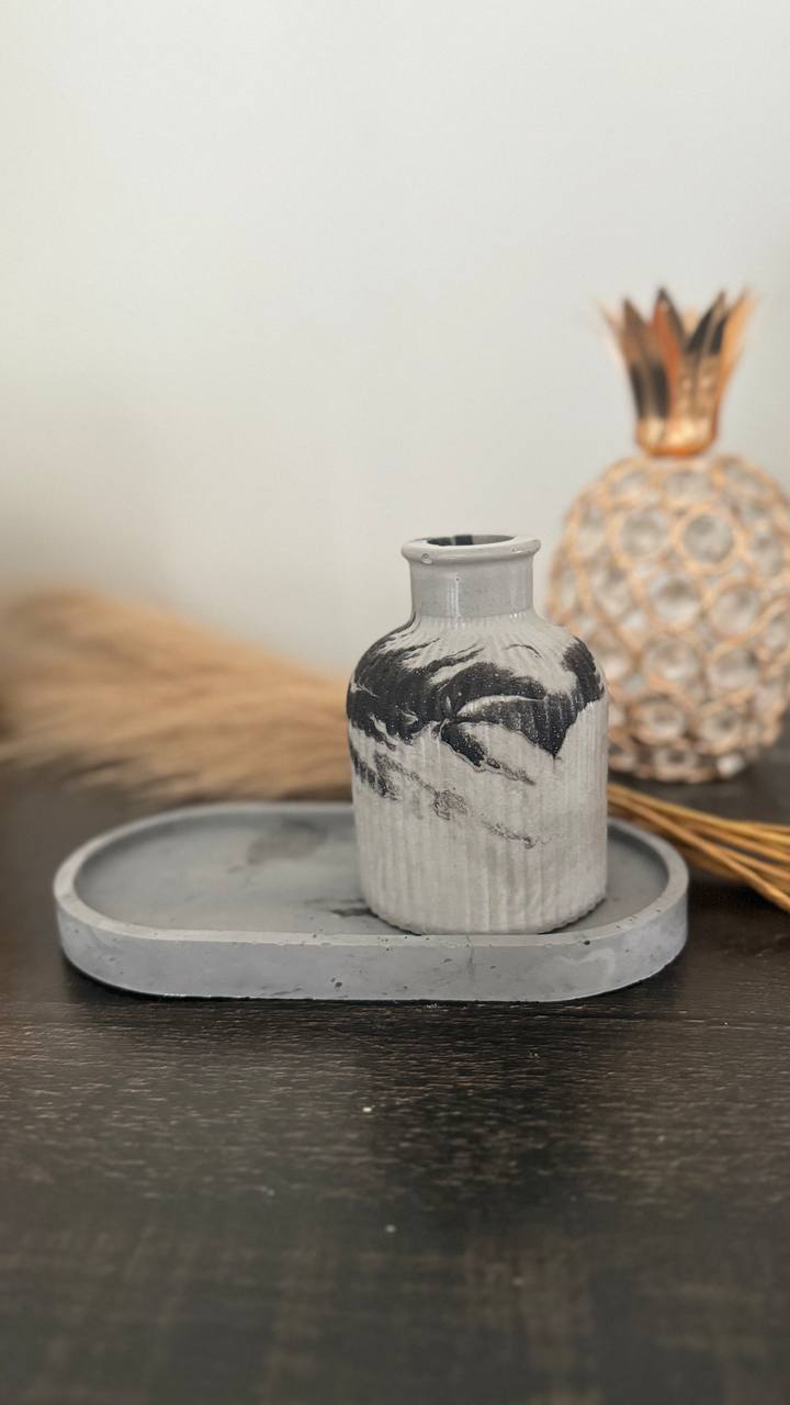 Vase – Modern & Minimalist Bud Vase for Home & Office Decor