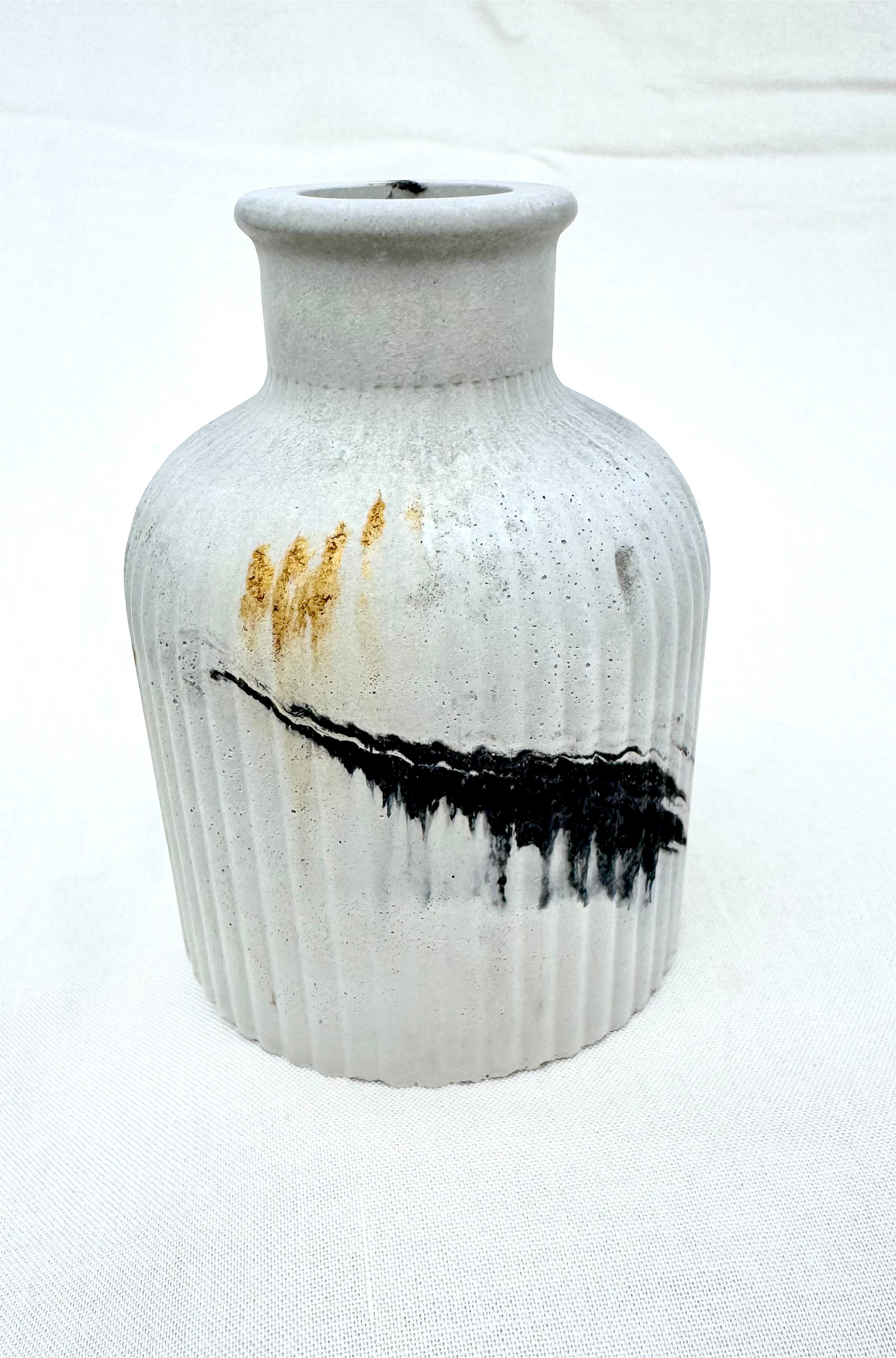 Vase – Modern & Minimalist Bud Vase for Home & Office Decor