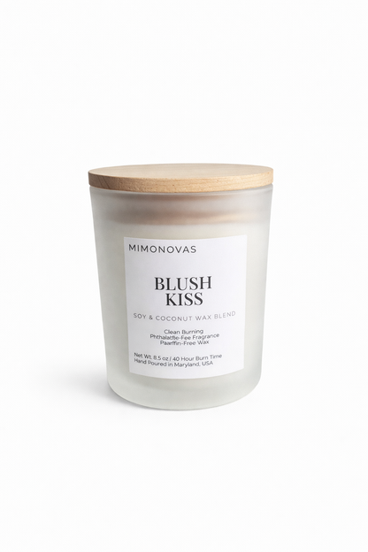 Vela de lujo Blush Kiss – Vidrio esmerilado de 237 ml | Cera de soja y coco vertida a mano | Limpia y sin toxinas